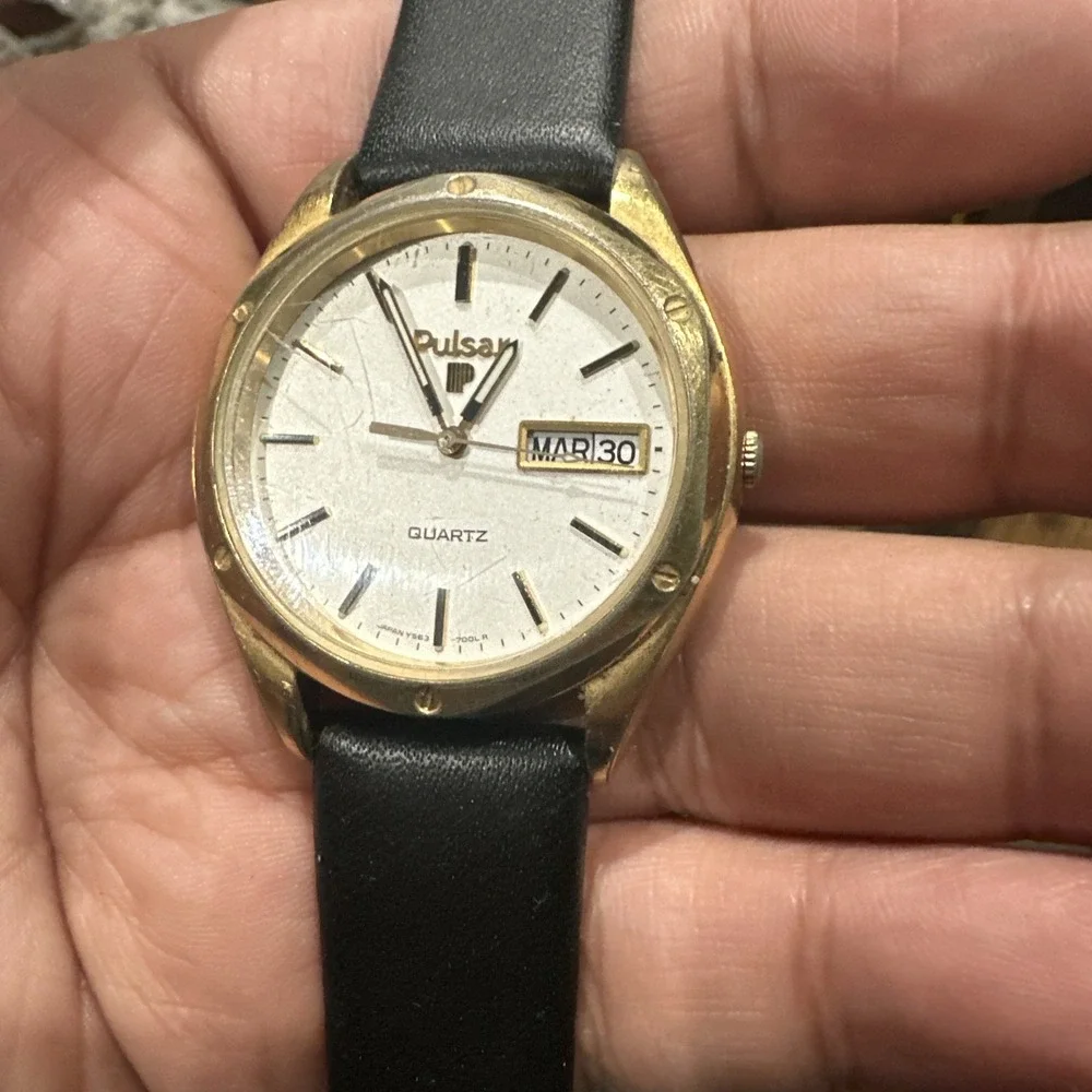 Working Vintage‎ PULSAR Gold Tone 36MM DAY Date Quartz Watch Black Leather Band
